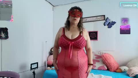 Snapshot of milfysis chatting on 03/13/26, 02:45 milfysis online show from 03/13/26, 02:45
