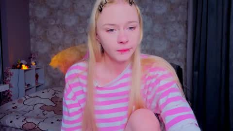 Snapshot of miliameow chatting on 03/23/26, 12:58 Milia online show from 03/23/26, 12:58