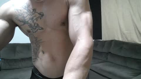 Snapshot of milioncouple chatting on 03/20/26, 09:19 milioncouple online show from 03/20/26, 09:19