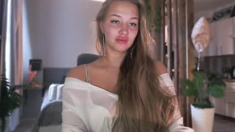 milk_bunny_ online show from 04/18/26, 09:24