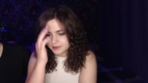 Stella and Neo online show from 03/12/25, 10:17