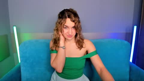 milkablond online show from 01/15/25, 07:05