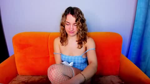 milkablond online show from 03/06/25, 12:54