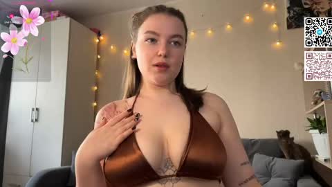 Snapshot of milkbun_x chatting on 04/19/26, 02:55 KiteNext stream 0300-0900UTS5 online show from 04/19/26, 02:55