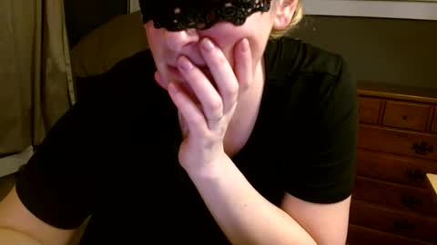 Snapshot of milking_daddi chatting on 03/04/25, 01:01 milking_daddi online show from 03/04/25, 01:01