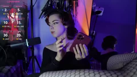 Snapshot of milkingmarlo chatting on 09/22/25, 12:34 milkingmarlo online show from 09/22/25, 12:34