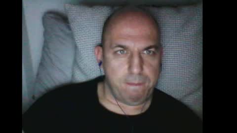 Snapshot of milkiwaay chatting on 12/25/24, 12:05 Milkiwaay online show from 12/25/24, 12:05