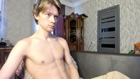 Isaac online show from 03/11/26, 06:08