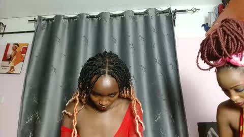 Snapshot of milkmint_ chatting on 02/19/26, 03:35 Softluxe online show from 02/19/26, 03:35