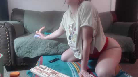 Snapshot of milknhunnny chatting on 02/19/25, 03:39 milknhunnny online show from 02/19/25, 03:39