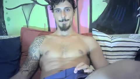 Snapshot of milkoffee chatting on 03/08/25, 10:56 milkoffee online show from 03/08/25, 10:56