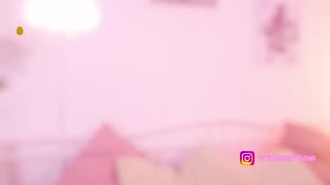 milky_0 online show from 09/13/25, 11:15