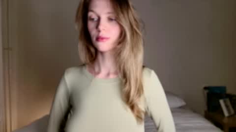 milky__way_ online show from 12/04/25, 02:59