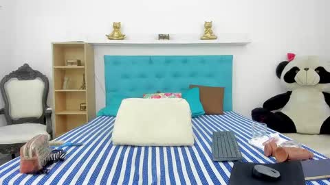 milky_emma online show from 01/16/25, 12:09