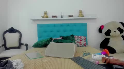 milky_emma online show from 03/12/25, 04:35