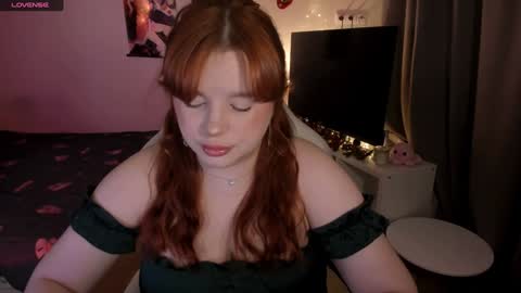 Snapshot of milky_wayx chatting on 12/28/24, 08:37 Lisa online show from 12/28/24, 08:37