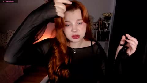 Lisa online show from 11/30/25, 05:22