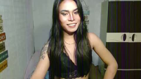 Snapshot of milkycumnel23 chatting on 11/13/25, 02:16 NEL 23 online show from 11/13/25, 02:16