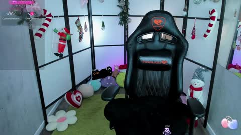 Snapshot of milkycute chatting on 01/10/25, 12:49 milky cute online show from 01/10/25, 12:49