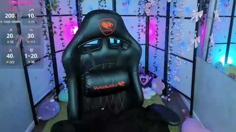 Snapshot of milkycute chatting on 02/10/25, 01:24 milky cute online show from 02/10/25, 01:24