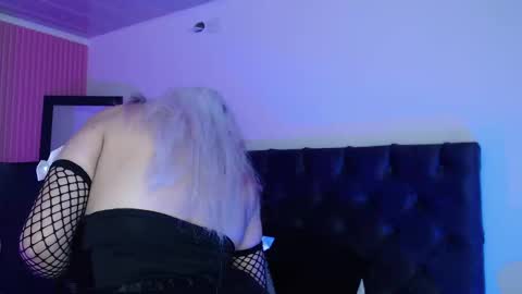 Snapshot of milkykinki18 chatting on 10/17/25, 02:41 milkykinki18 online show from 10/17/25, 02:41