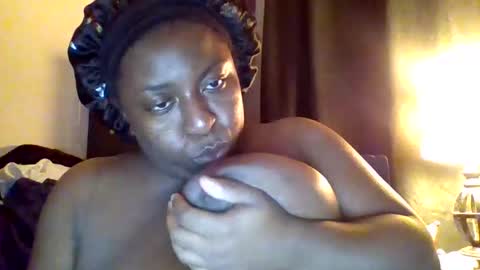 Pretty wet brown online show from 01/09/25, 12:46