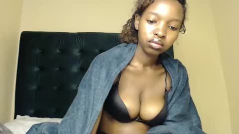 Snapshot of milla_armani chatting on 03/03/26, 09:37 milla_armani online show from 03/03/26, 09:37