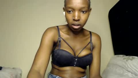 Snapshot of milla_armani chatting on 07/22/26, 12:30 milla_armani online show from 07/22/26, 12:30