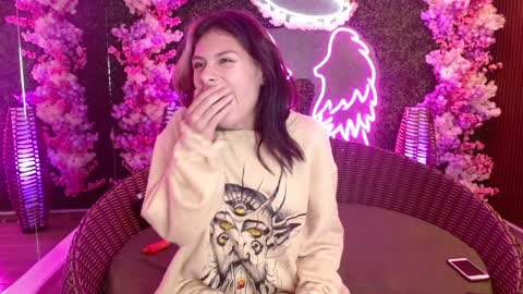 MILLA online show from 12/09/24, 04:15