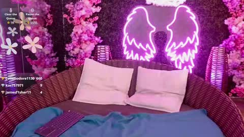 MILLA online show from 09/08/25, 05:56