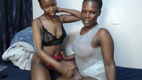 Snapshot of milla_nova chatting on 04/22/26, 05:25 nova online show from 04/22/26, 05:25