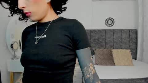 Snapshot of milla_pixxie chatting on 03/09/25, 05:00 Milagros online show from 03/09/25, 05:00