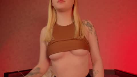 Snapshot of milla_remmy chatting on 09/15/25, 08:20 Milla online show from 09/15/25, 08:20