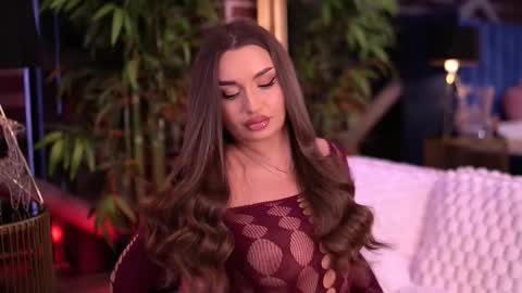 Milla online show from 12/22/25, 06:32