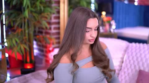 Milla online show from 02/19/26, 06:42