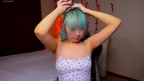 Snapshot of milla_waves chatting on 07/05/26, 01:18 Milla or just Mi online show from 07/05/26, 01:18