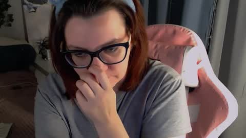 Snapshot of millapoolys chatting on 12/20/25, 10:17 Milla online show from 12/20/25, 10:17