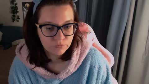 Snapshot of millapoolys chatting on 01/12/26, 02:44 Milla online show from 01/12/26, 02:44