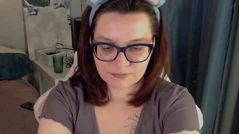 Snapshot of millapoolys chatting on 02/18/26, 11:01 Milla online show from 02/18/26, 11:01