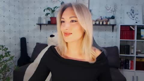MillaXQueen online show from 05/23/26, 07:24