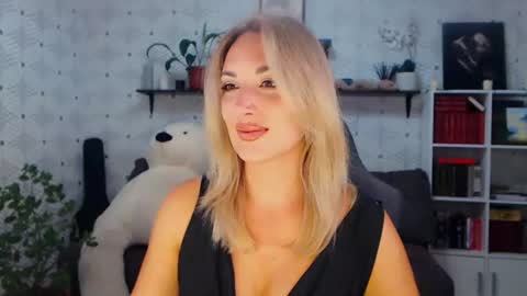 Snapshot of millaxqueen chatting on 07/07/26, 04:11 MillaXQueen online show from 07/07/26, 04:11