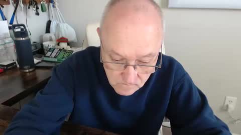 Snapshot of millenium0129 chatting on 11/12/25, 04:40 millenium0129 online show from 11/12/25, 04:40