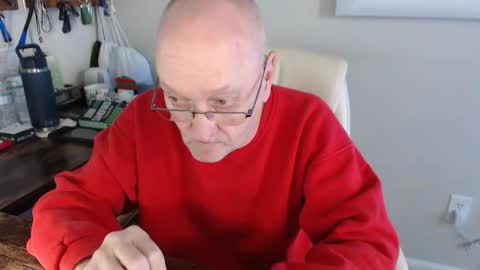 Snapshot of millenium0129 chatting on 12/02/25, 04:57 millenium0129 online show from 12/02/25, 04:57