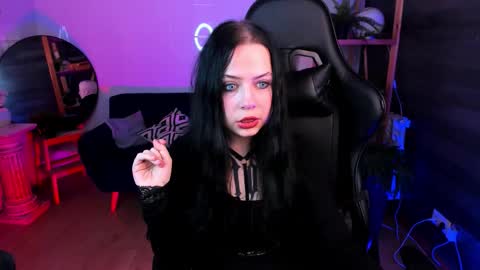 Snapshot of milleycyrus_ chatting on 03/27/26, 01:11 milleycyrus_ online show from 03/27/26, 01:11