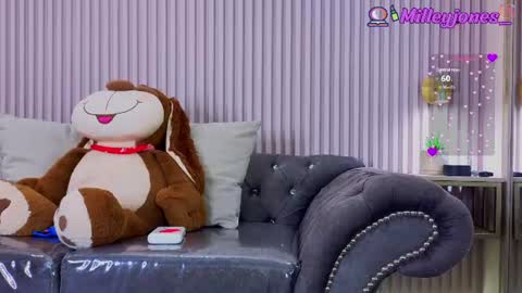milleyjones_ online show from 06/17/26, 11:56