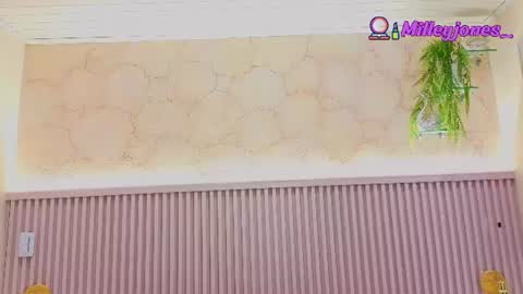 milleyjones_ online show from 06/26/26, 11:47