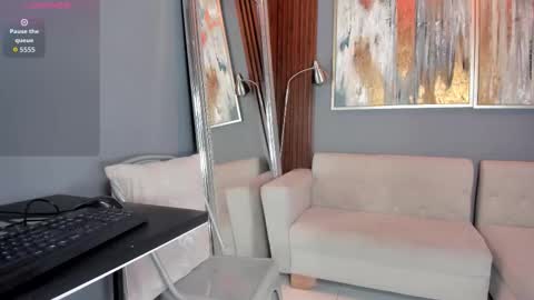 millie_jhones online show from 11/26/25, 12:17