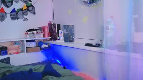 Millie online show from 11/19/25, 05:07