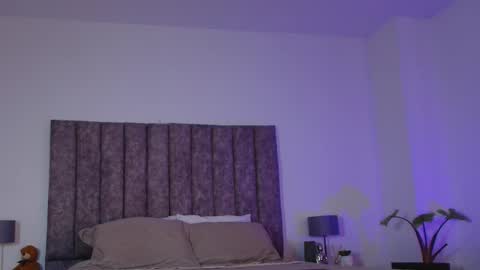 Mila  online show from 09/16/25, 11:33