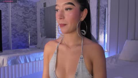 Snapshot of millieskinny_ chatting on 12/17/25, 01:00 Ana Maria online show from 12/17/25, 01:00